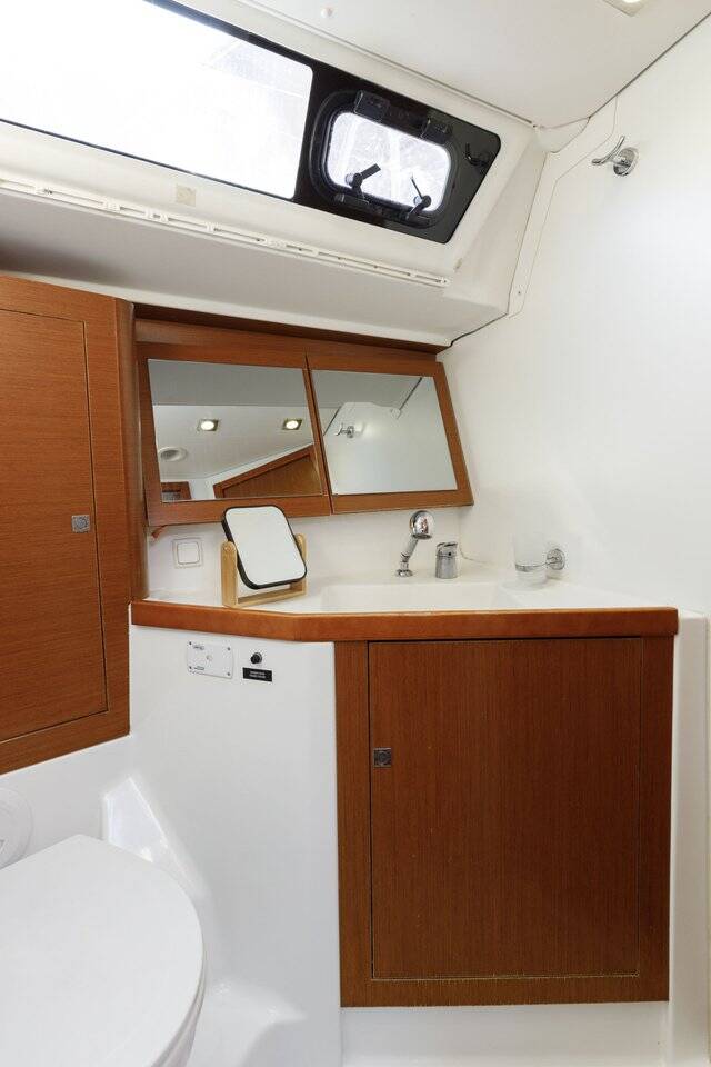 Sailing yacht Oceanis 45 Stella