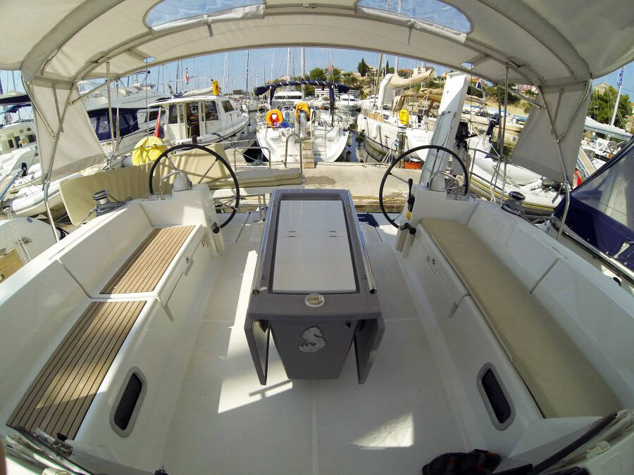 Segelyachten Oceanis 45 Neška II