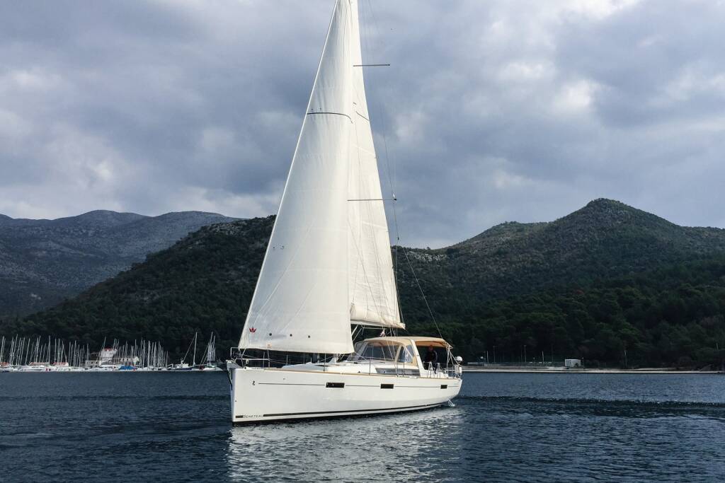 Sailing yacht Oceanis 45 Mambo 1