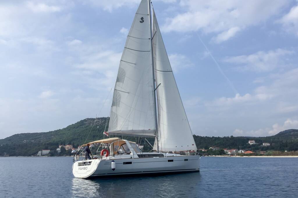 Sailing yacht Oceanis 45 Mambo 1