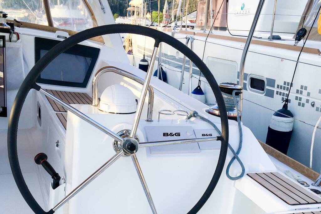 Sailing yacht Oceanis 45 Mambo 1