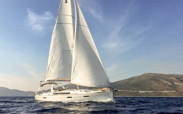 Oceanis 45 Slide