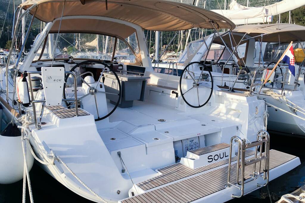 Sailing yacht Oceanis 45 Soul