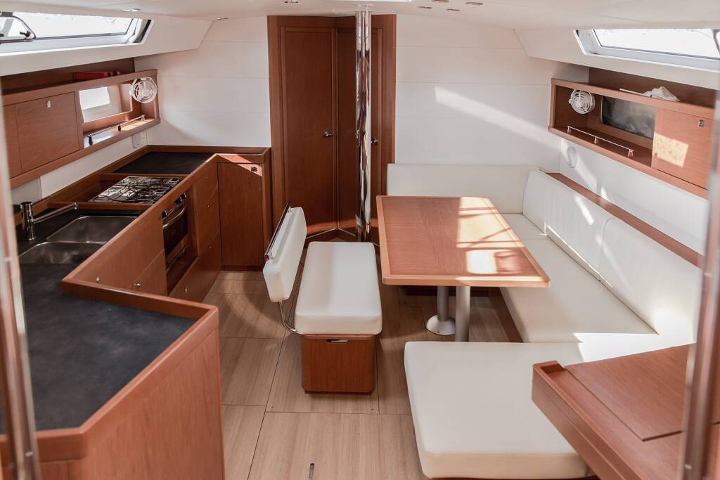Sailing yacht Oceanis 45 Soul