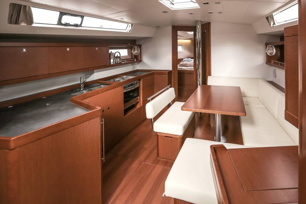 Sailing yacht Oceanis 45 Twist