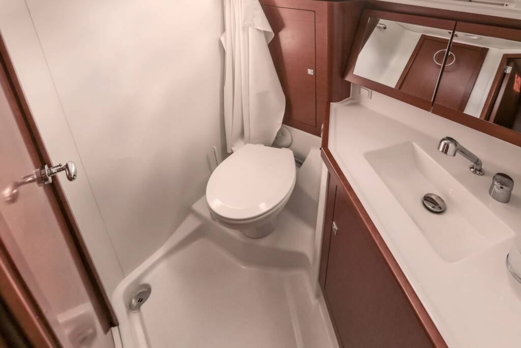 Sailing yacht Oceanis 45 Twist