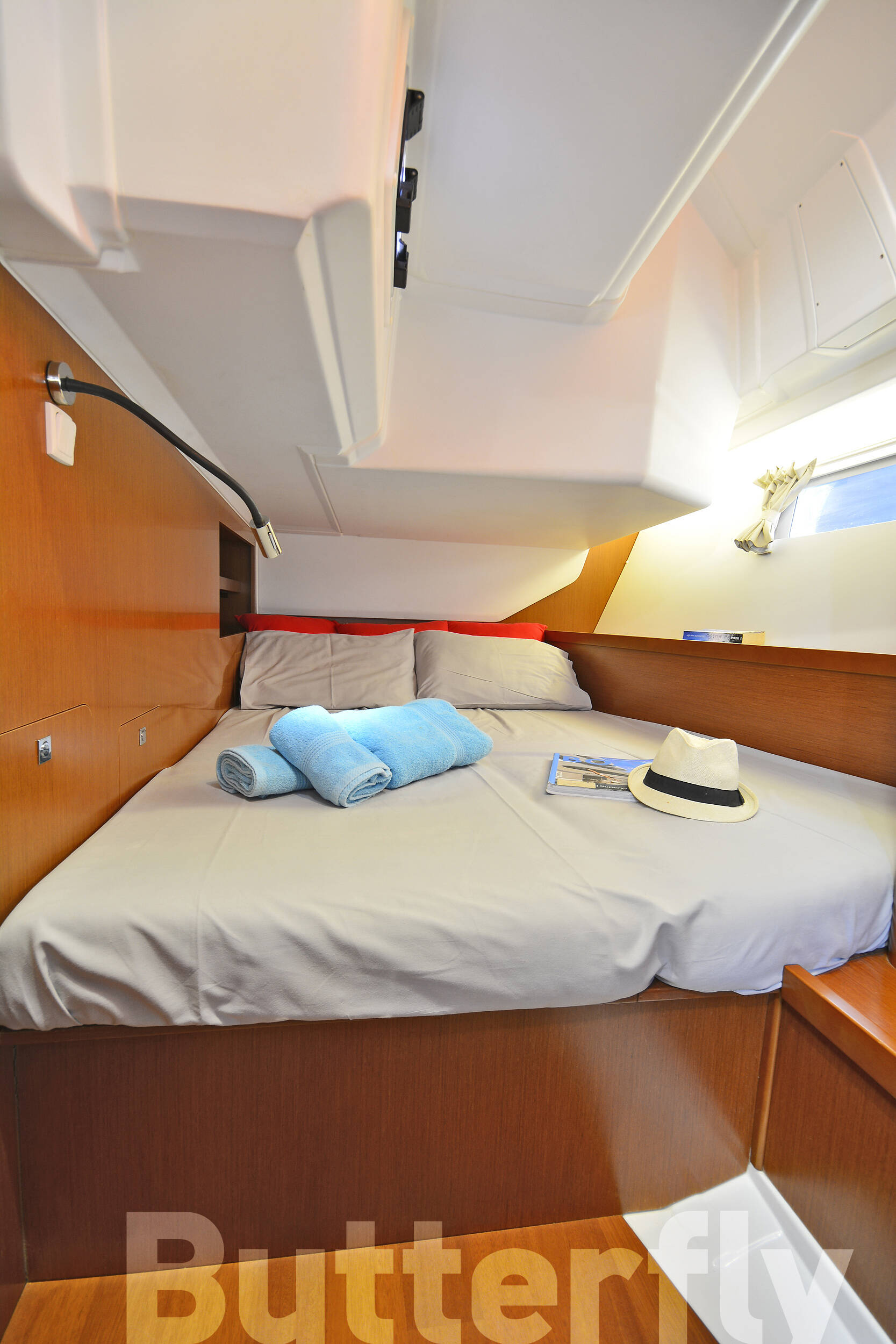 Sailing yacht Oceanis 45 Butterfly