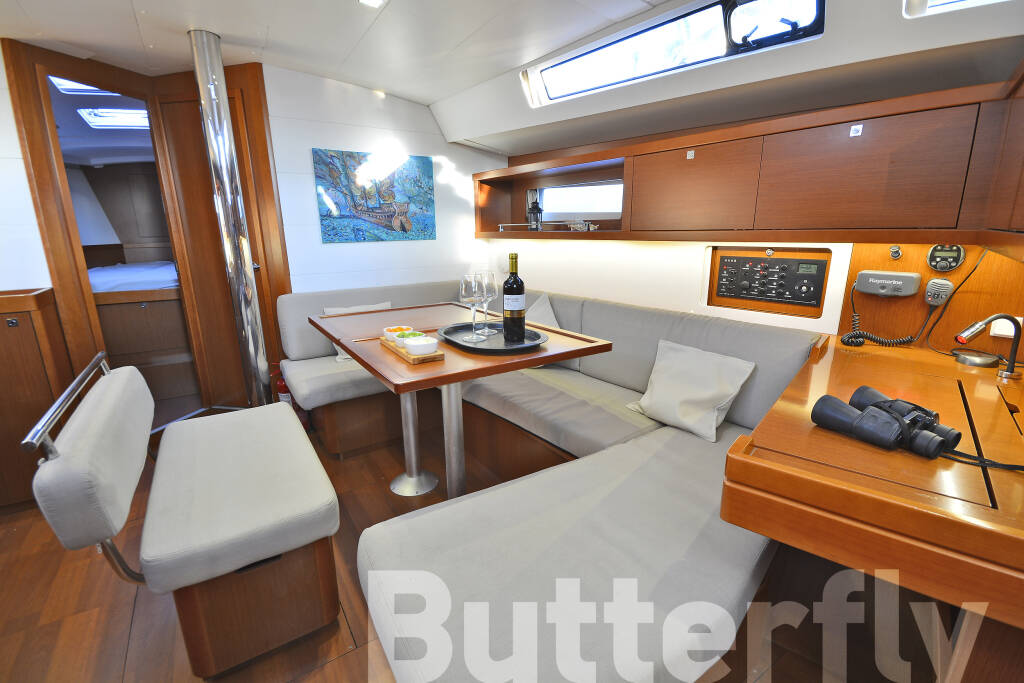 Sailing yacht Oceanis 45 Butterfly