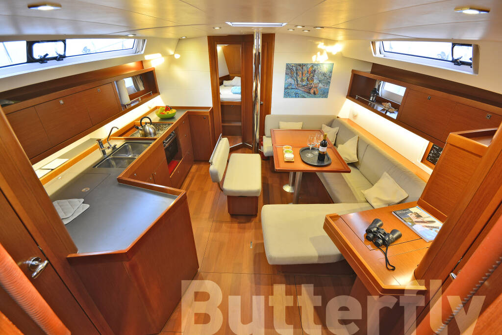Sailing yacht Oceanis 45 Butterfly