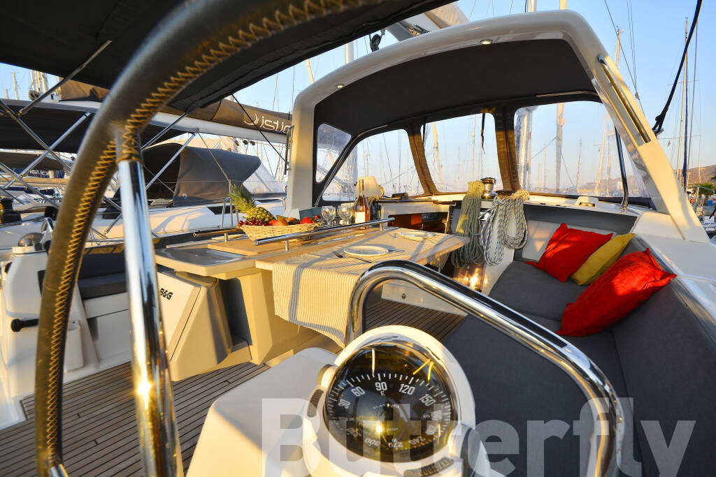 Sailing yacht Oceanis 45 Butterfly