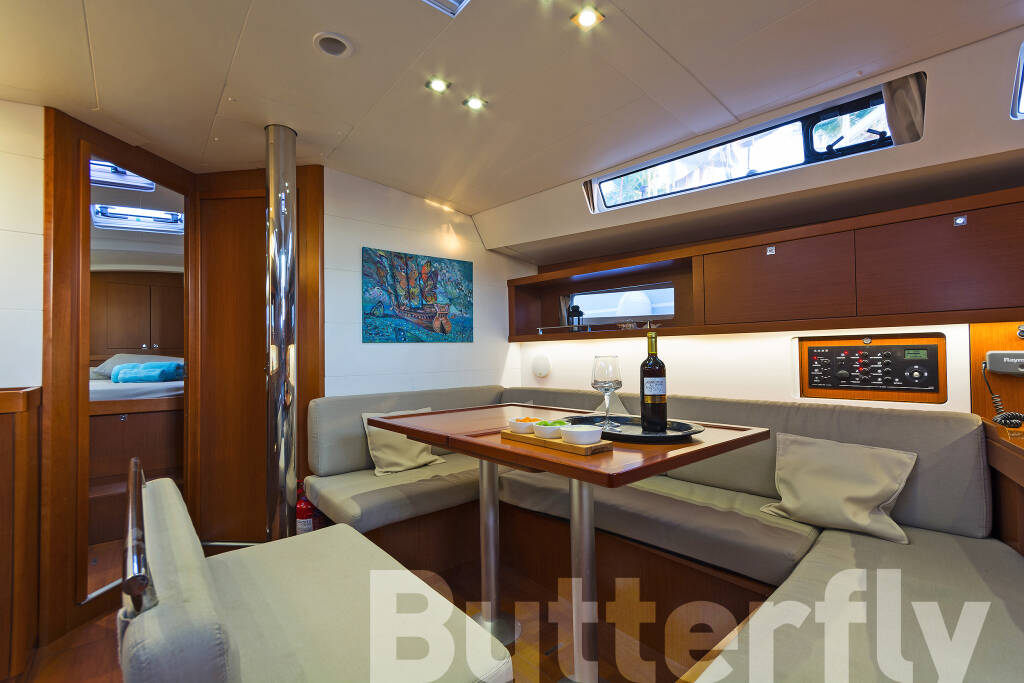 Sailing yacht Oceanis 45 Butterfly