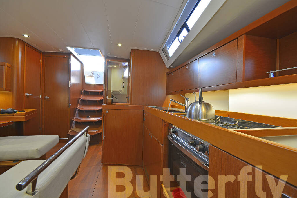 Sailing yacht Oceanis 45 Butterfly