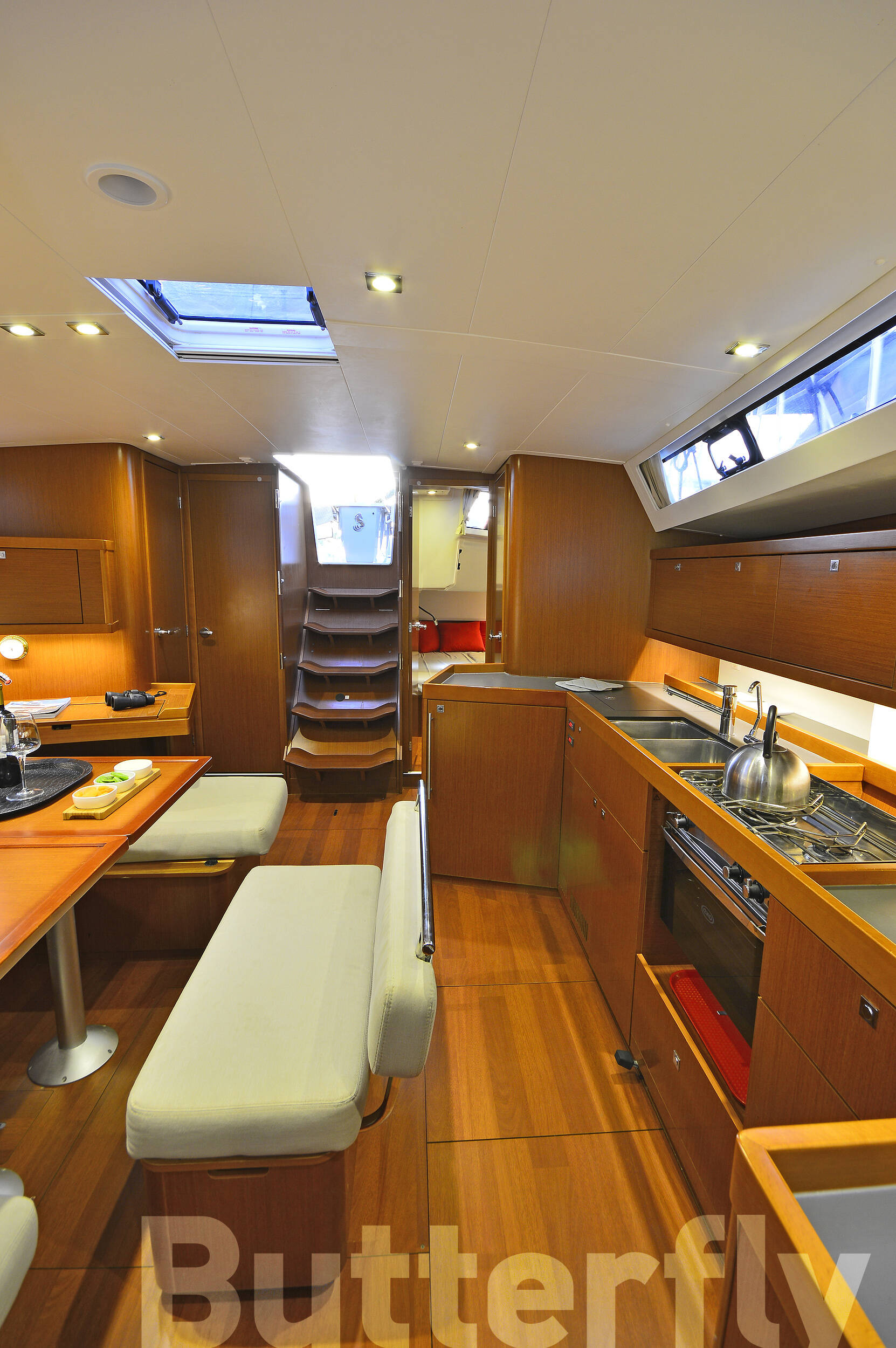 Sailing yacht Oceanis 45 Butterfly