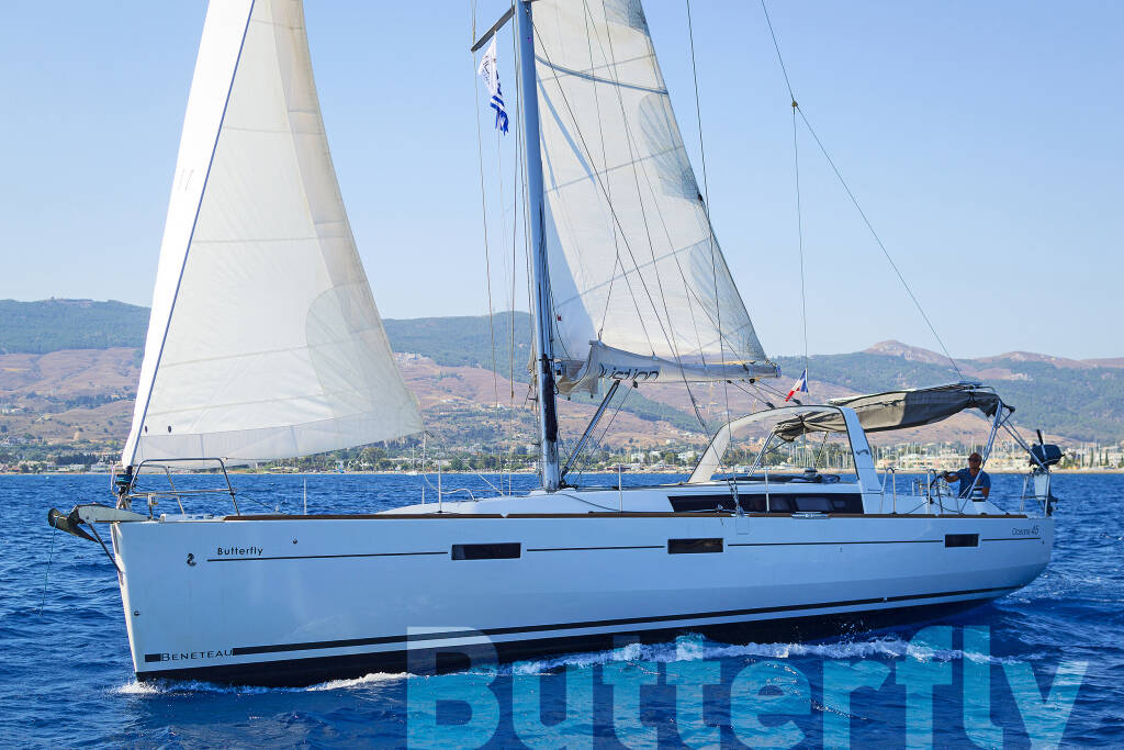Sailing yacht Oceanis 45 Butterfly