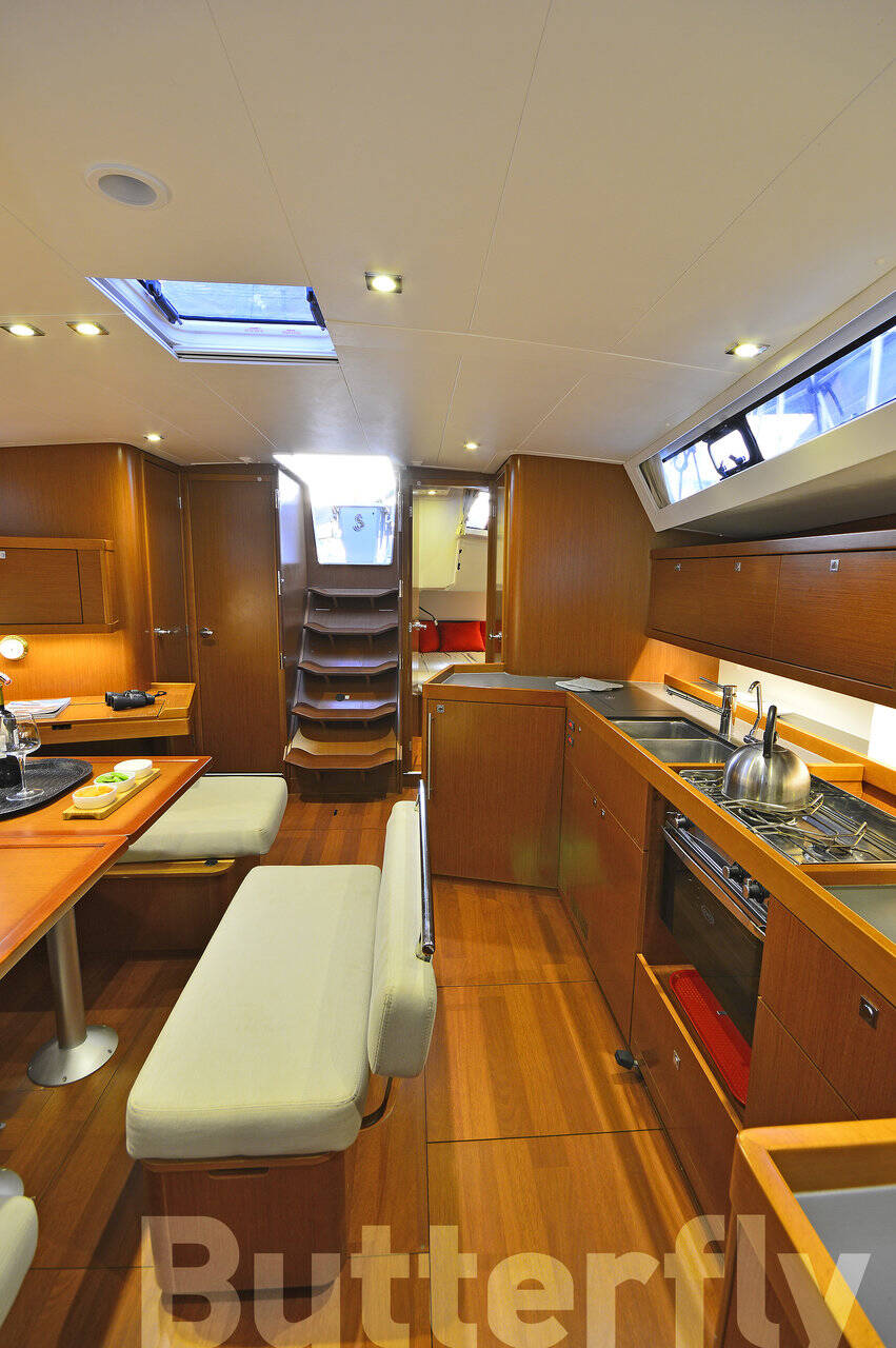 Sailing yacht Oceanis 45 Butterfly