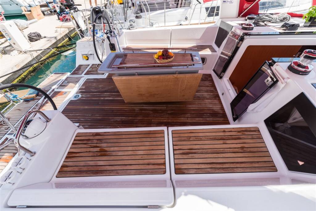 Sailing yacht Oceanis 45 Mobula One