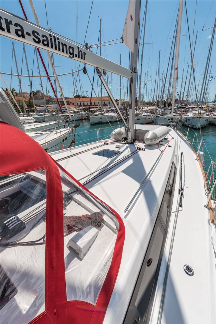 Sailing yacht Oceanis 45 Mobula One