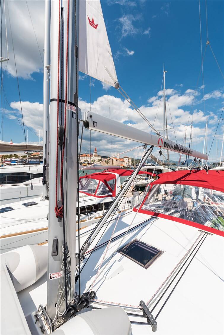 Sailing yacht Oceanis 45 Mobula One