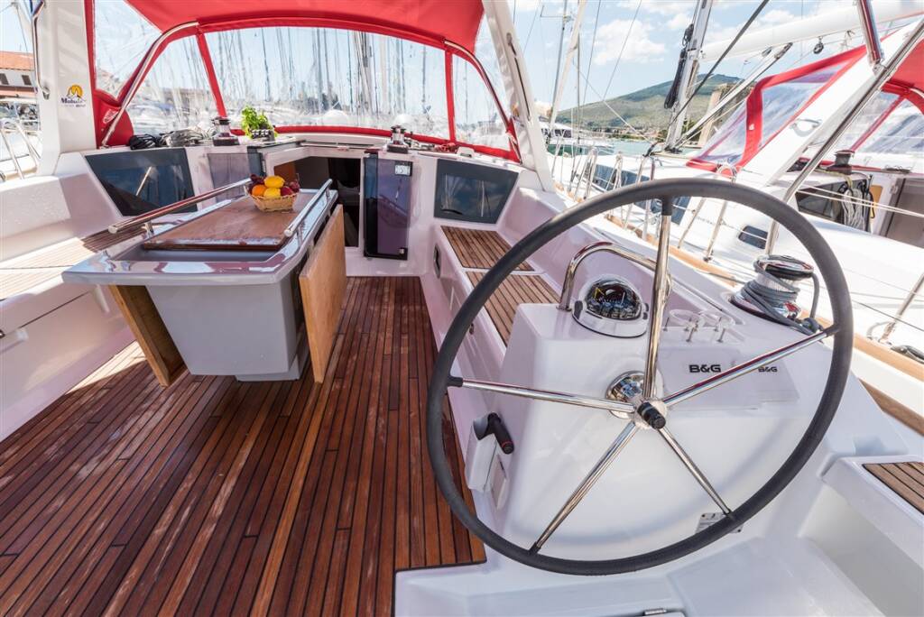 Sailing yacht Oceanis 45 Mobula One