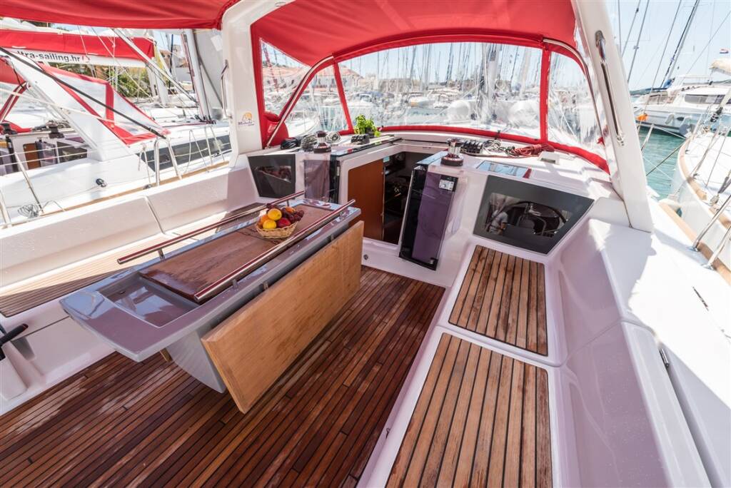 Sailing yacht Oceanis 45 Mobula One