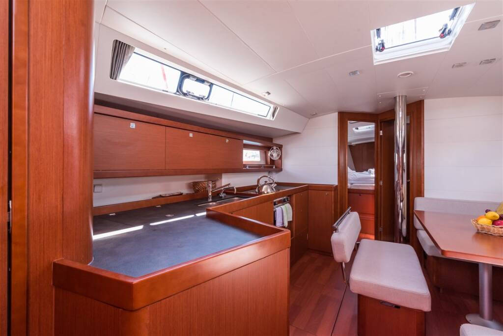 Sailing yacht Oceanis 45 Mobula One