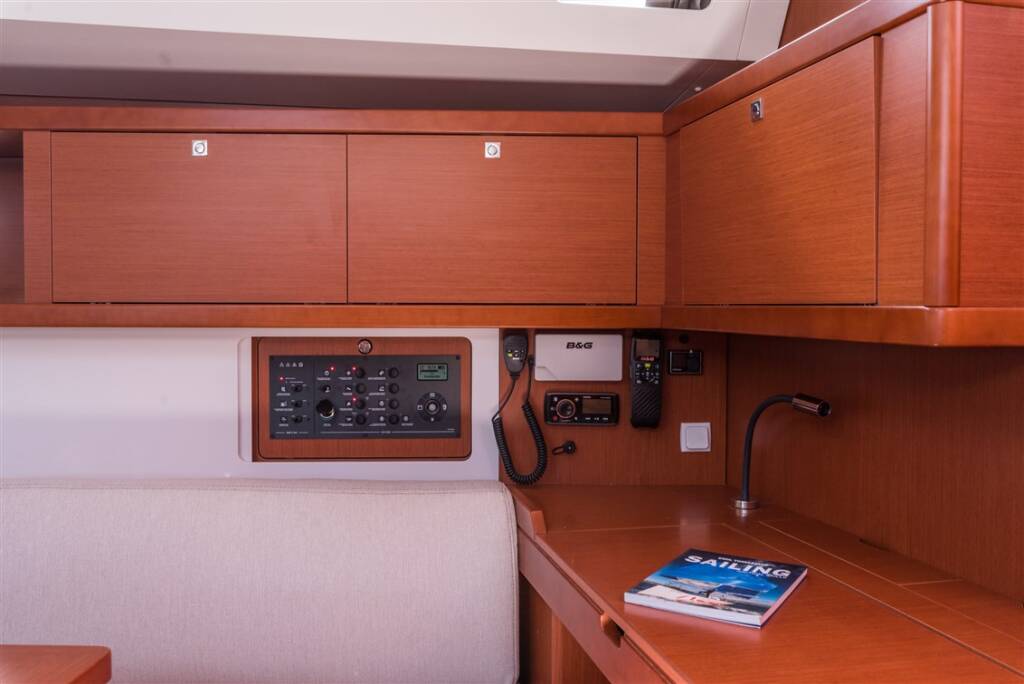 Sailing yacht Oceanis 45 Mobula One
