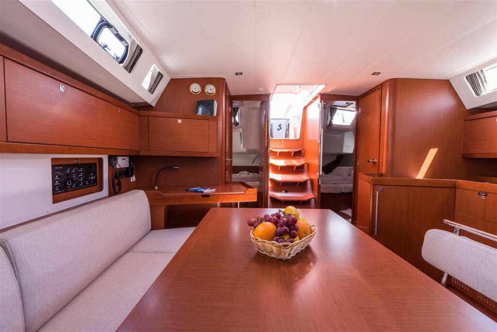 Sailing yacht Oceanis 45 Mobula One