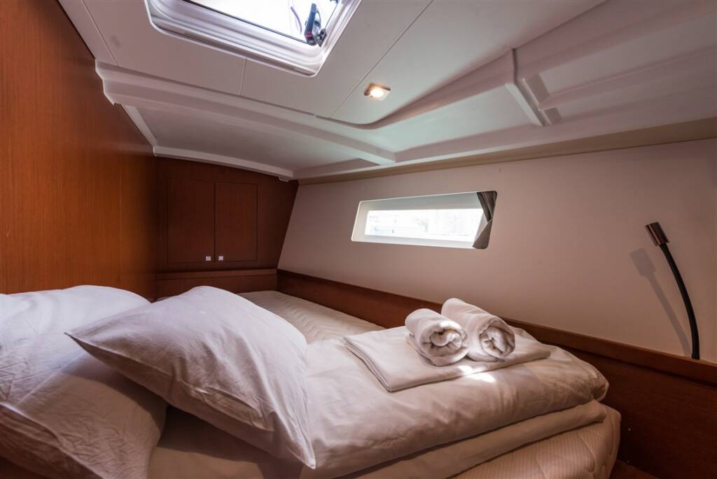 Sailing yacht Oceanis 45 Mobula One