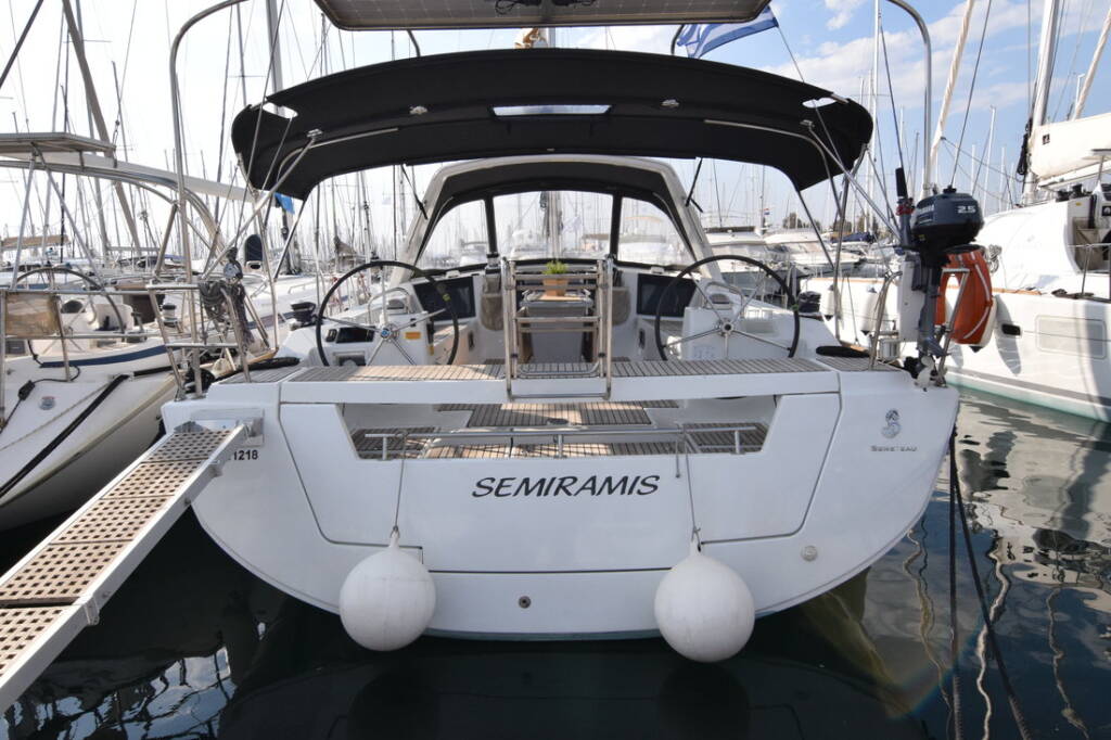Sailing yacht Oceanis 45 Semiramis