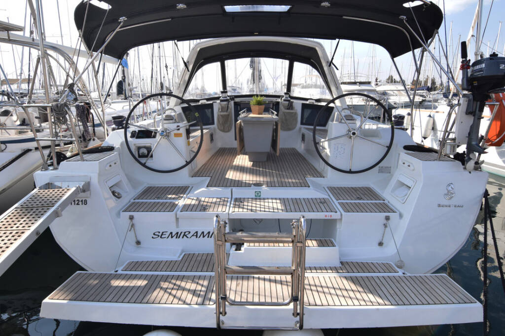 Sailing yacht Oceanis 45 Semiramis