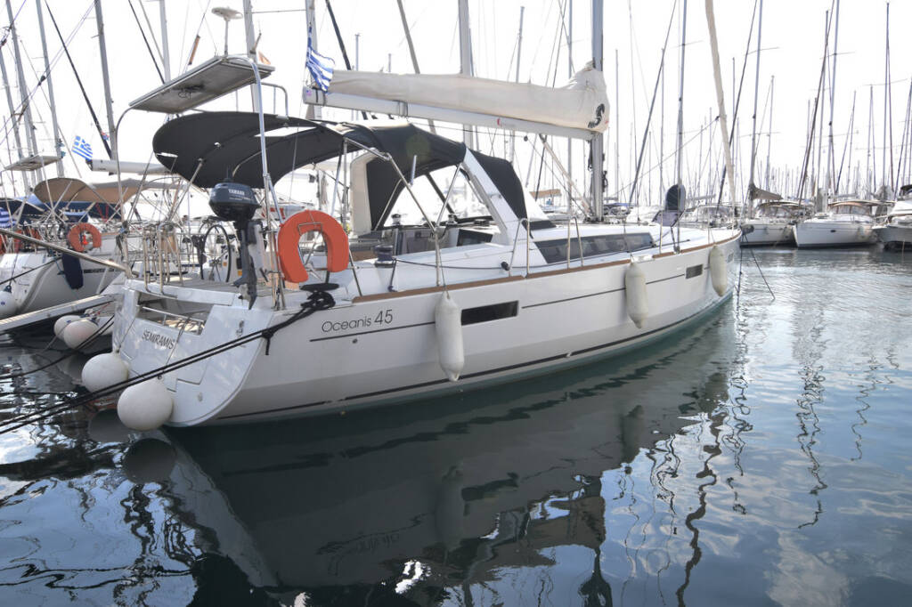 Sailing yacht Oceanis 45 Semiramis