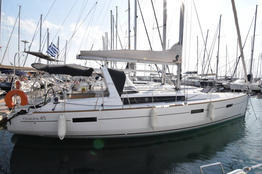 Sailing yacht Oceanis 45 Semiramis