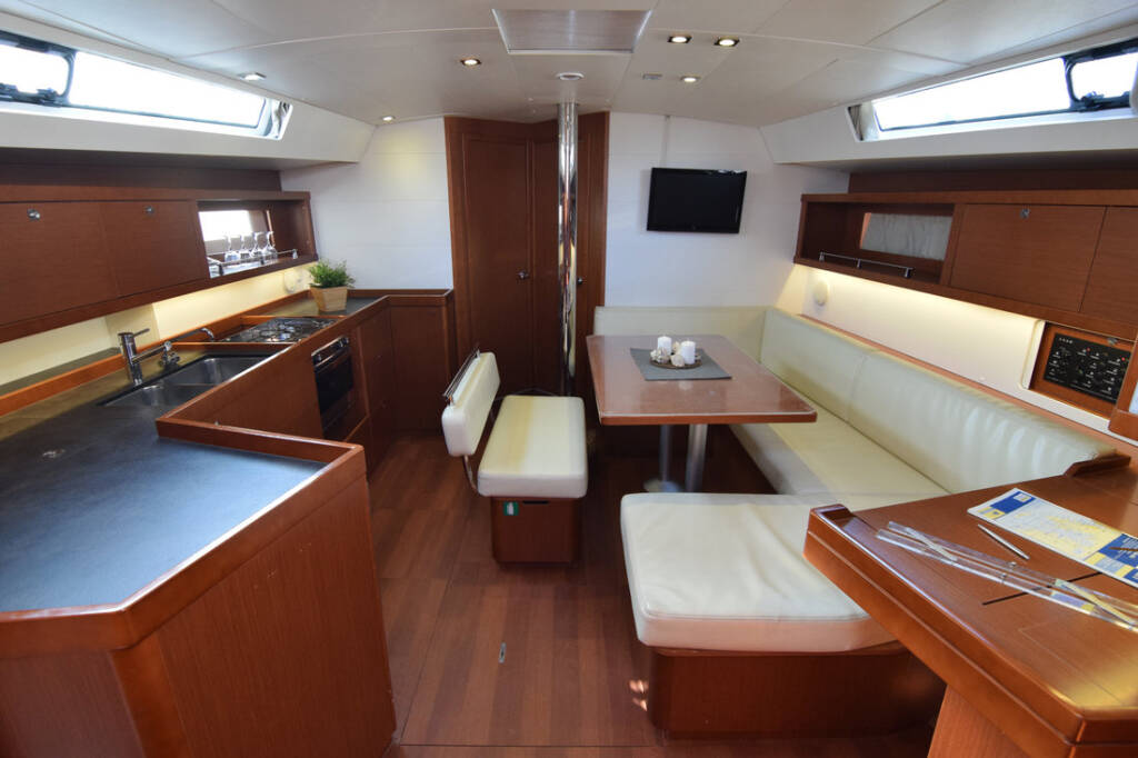Sailing yacht Oceanis 45 Semiramis