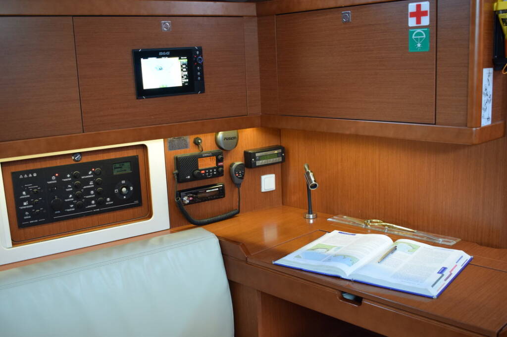 Sailing yacht Oceanis 45 Semiramis