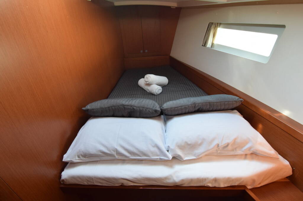 Sailing yacht Oceanis 45 Semiramis