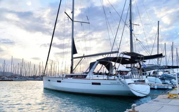 Oceanis 45 Melinda Lefkas main port