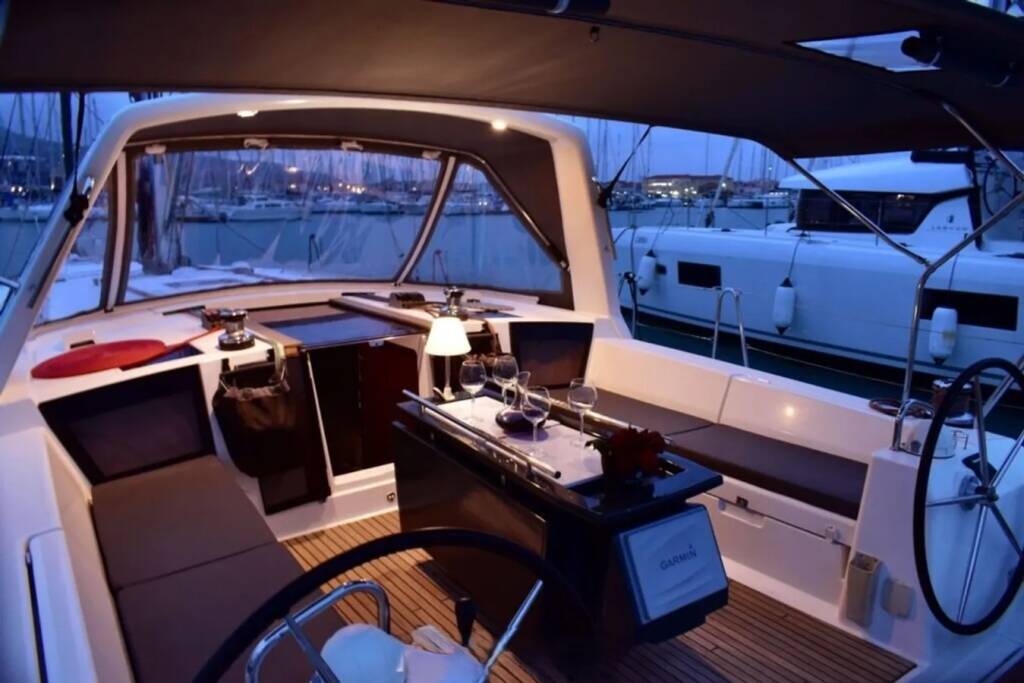 Sailing yacht Oceanis 45 Melinda