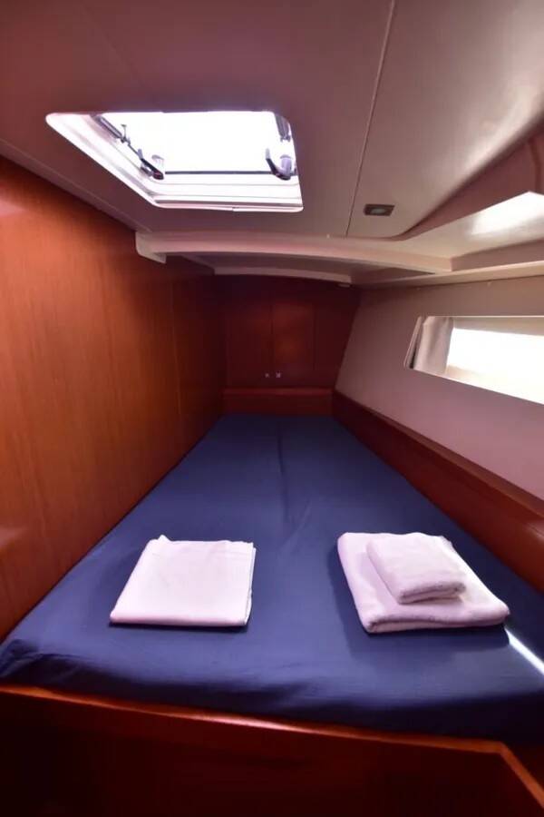 Sailing yacht Oceanis 45 Melinda
