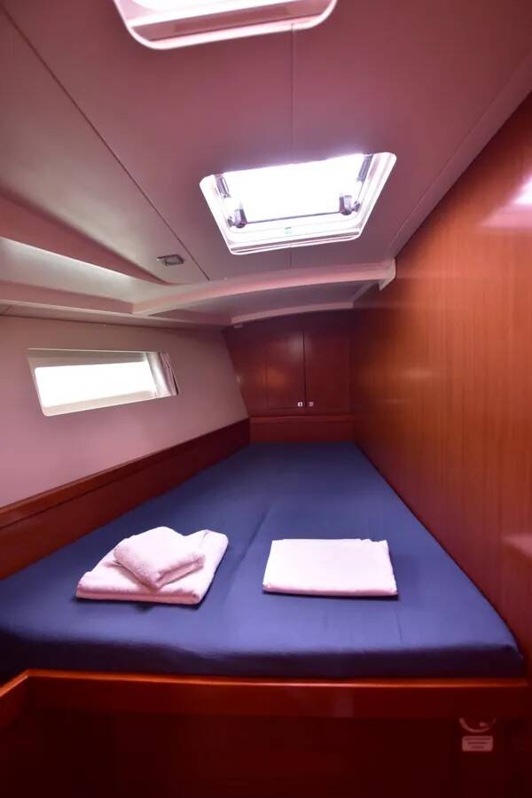 Sailing yacht Oceanis 45 Melinda