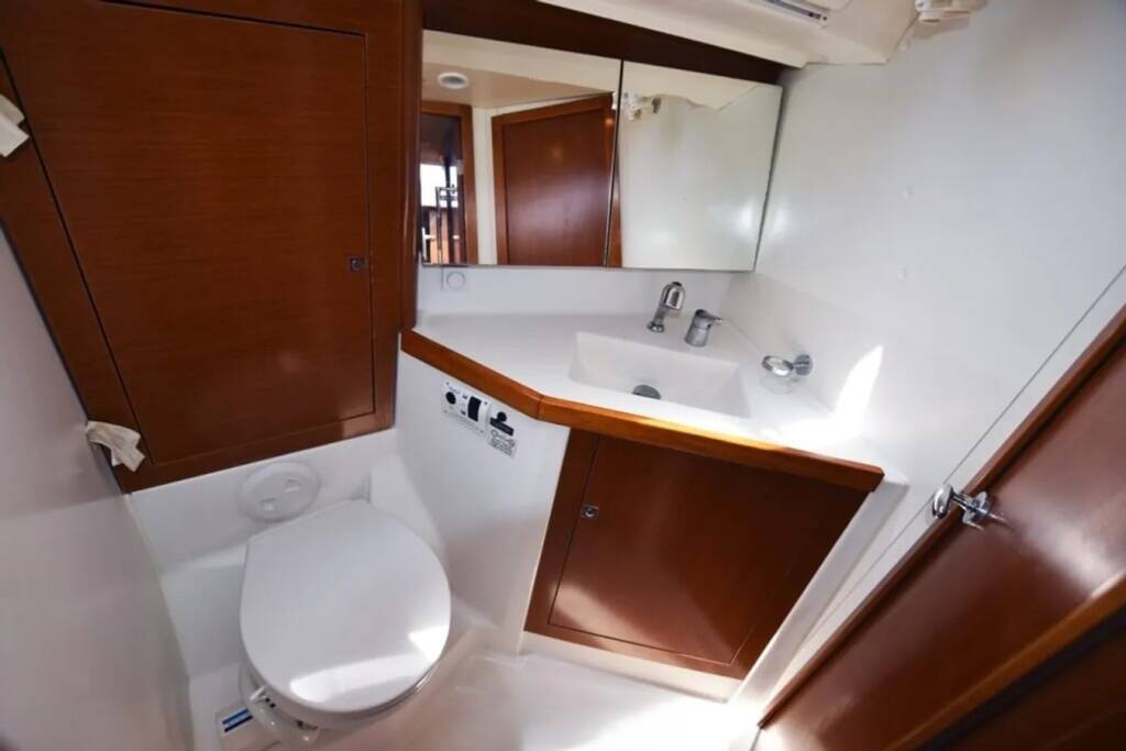 Sailing yacht Oceanis 45 Melinda