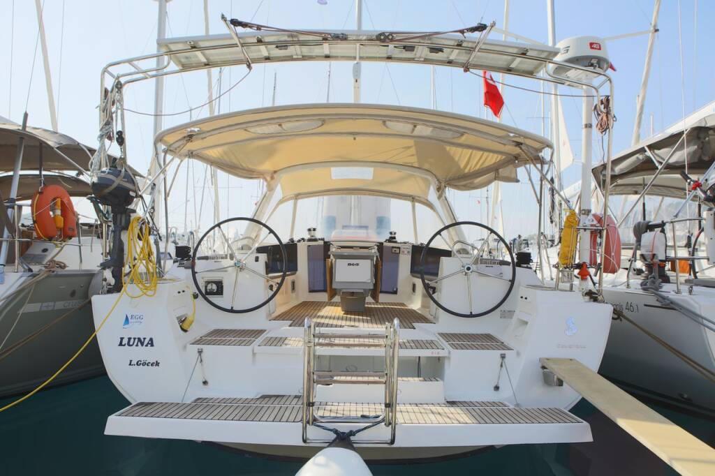 Sailing yacht Oceanis 45 Luna