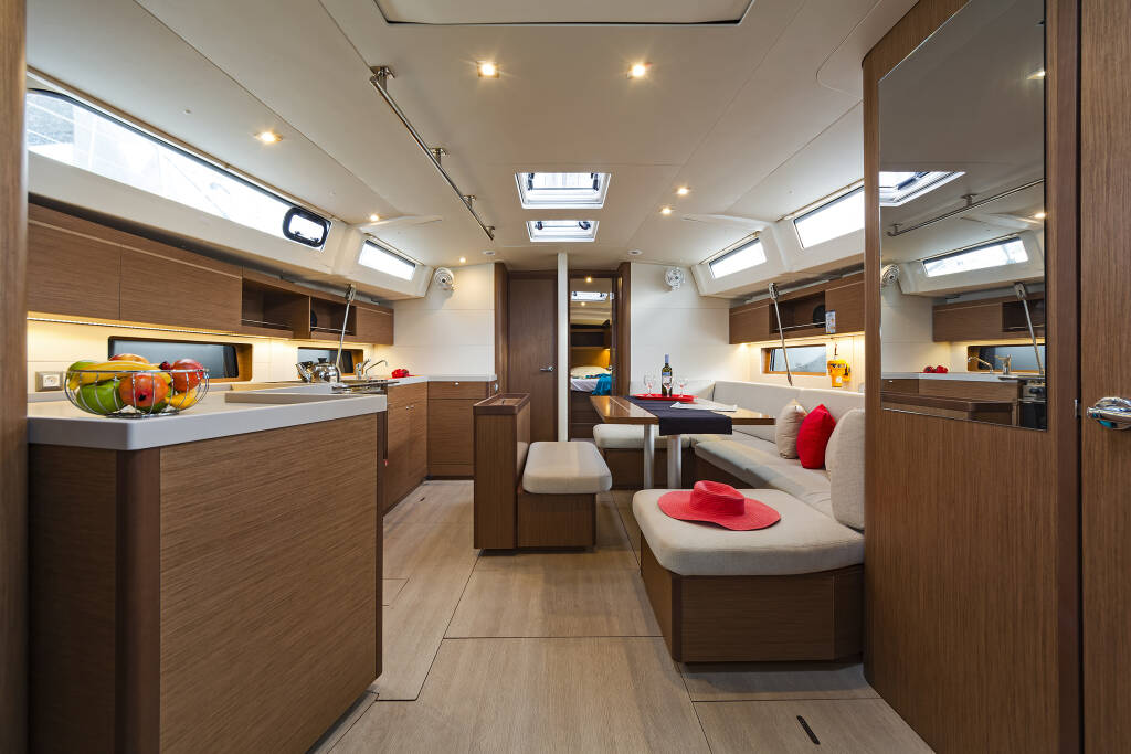 Sailing yacht Oceanis 46.1 Salty Kiss