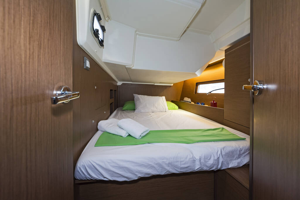 Sailing yacht Oceanis 46.1 Salty Kiss
