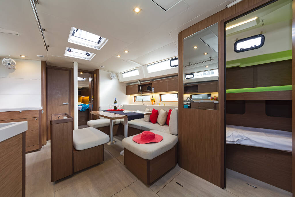 Sailing yacht Oceanis 46.1 Salty Kiss