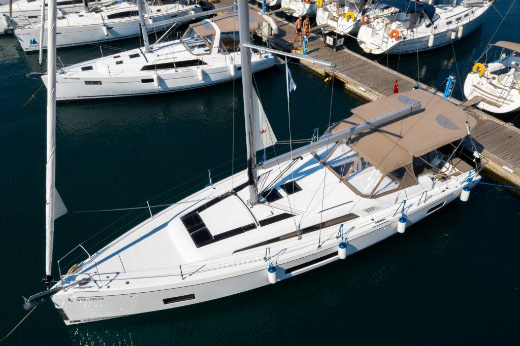 Sailing yacht Oceanis 46.1 Sail Delta