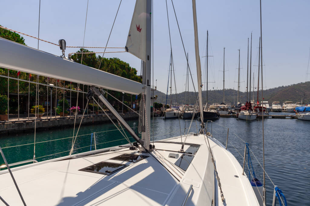 Sailing yacht Oceanis 46.1 Sail Delta