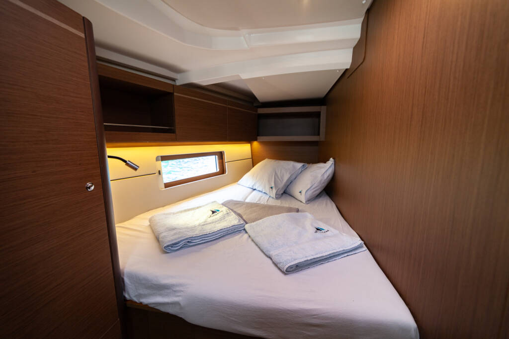 Sailing yacht Oceanis 46.1 Sail Delta