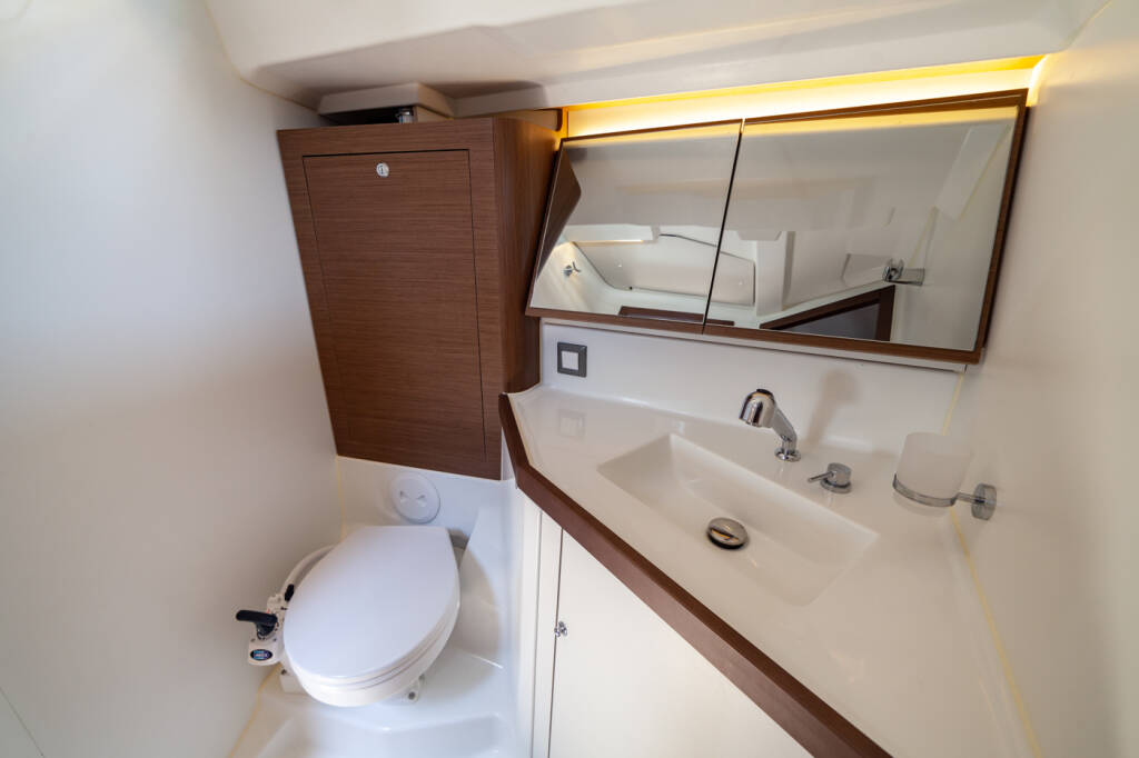 Sailing yacht Oceanis 46.1 Sail Delta