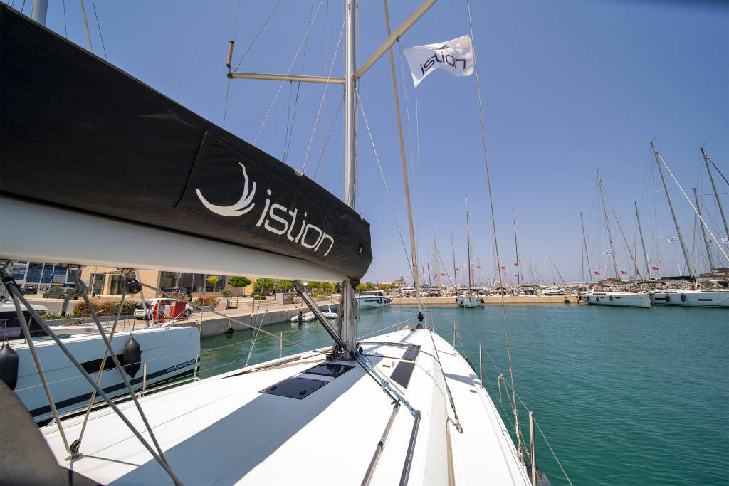 Sailing yacht Oceanis 46.1 Rebekka Blue