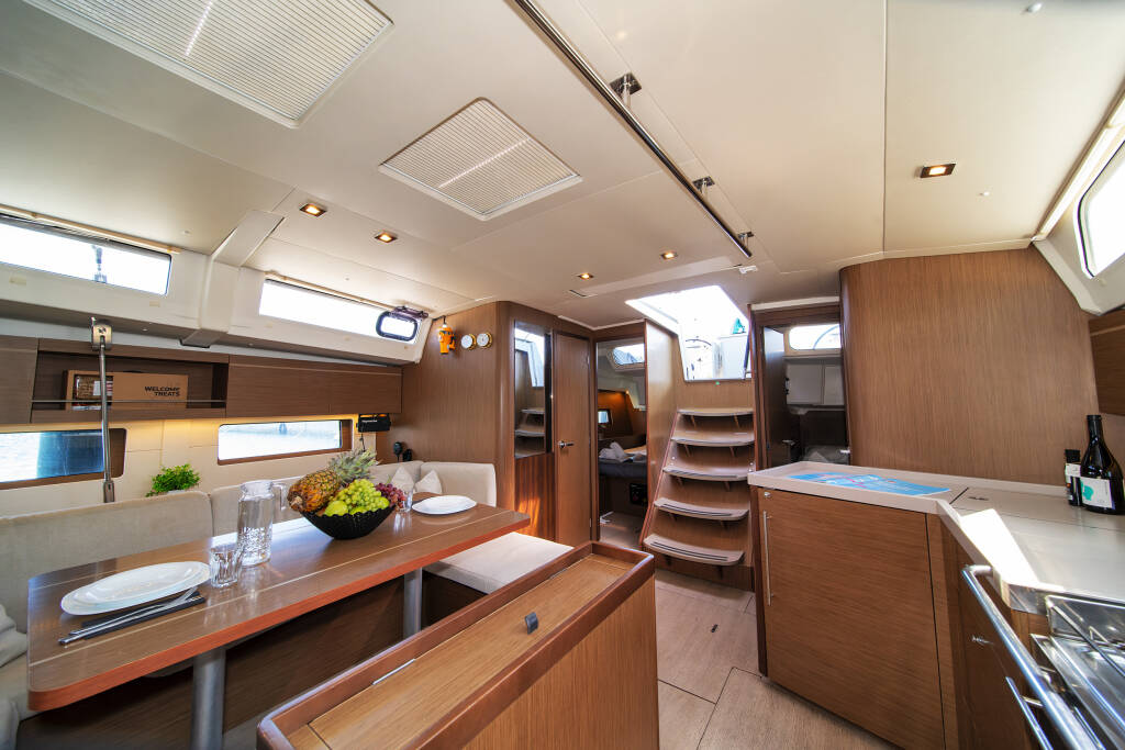 Sailing yacht Oceanis 46.1 Rebekka Blue